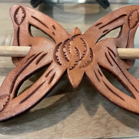 2-Piece Vintage Bun Holders - Picture 5 of 7